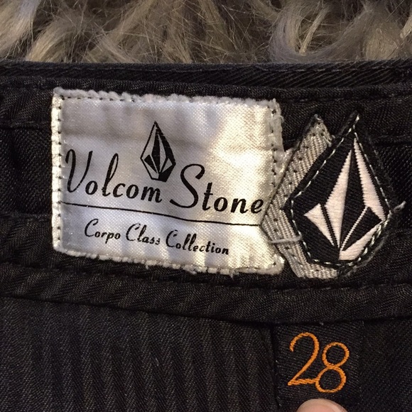 Volcom shorts - Picture 4 of 6